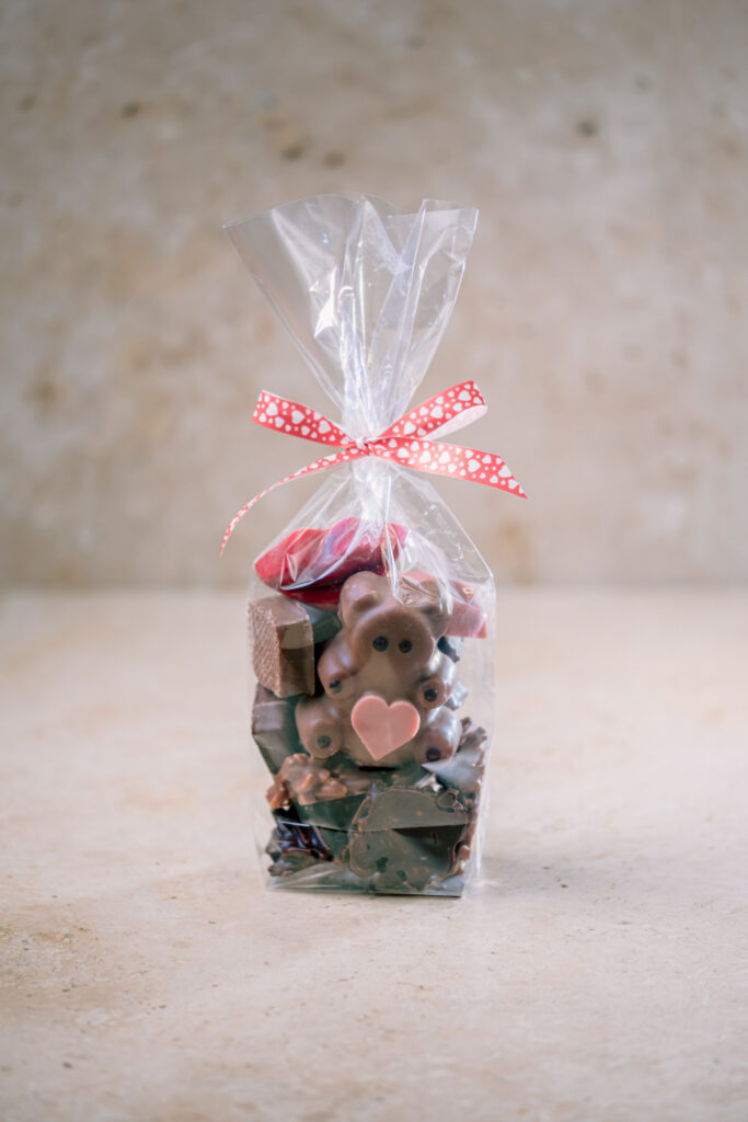 Sachet de douceurs chocolatées avec le nounours en guimauve 